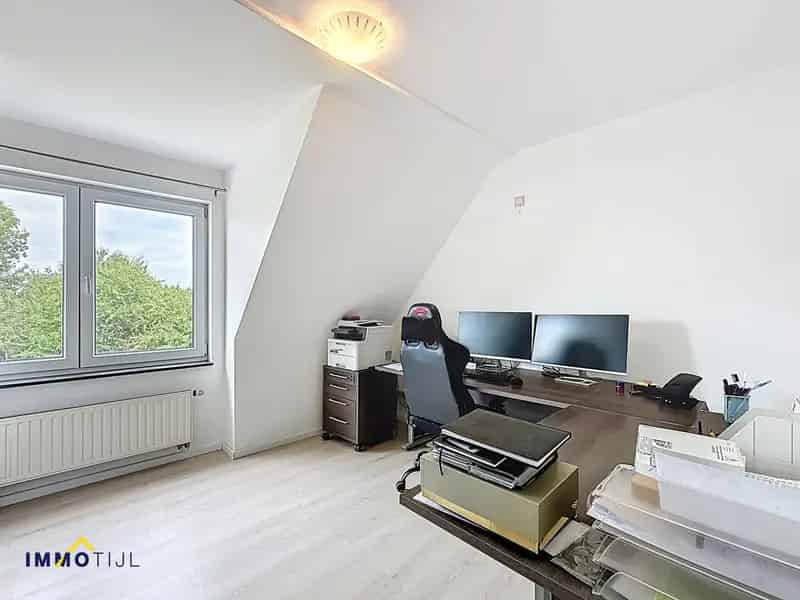 Instapklaar Duplexappartement met Ruime Garage 44m² en Terras