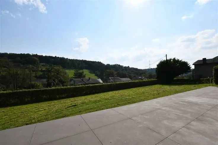 Zeer aangename bungalow met tuin en panoramisch terras