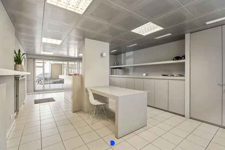 Huis te koop Meulebeke Centrum: Kantoorruimte en Appartement