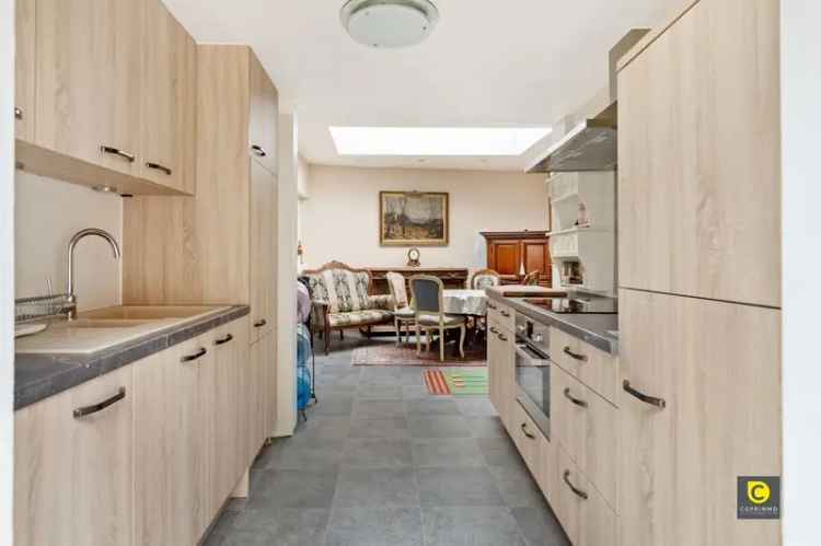 Handelspand met Duplex Appartement
