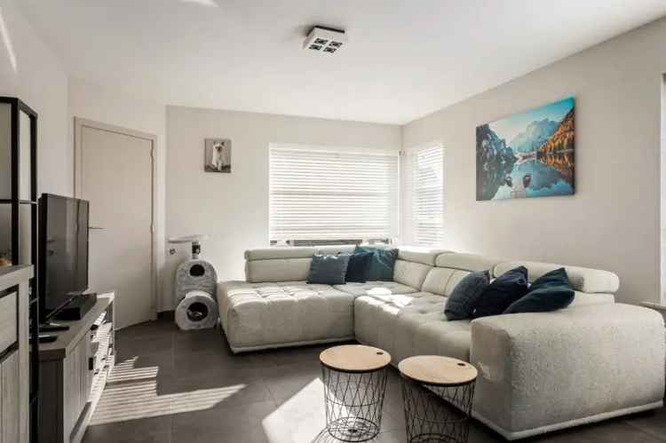 Centraal Gelegen Woning 3 Slaapkamers Garage Tuin