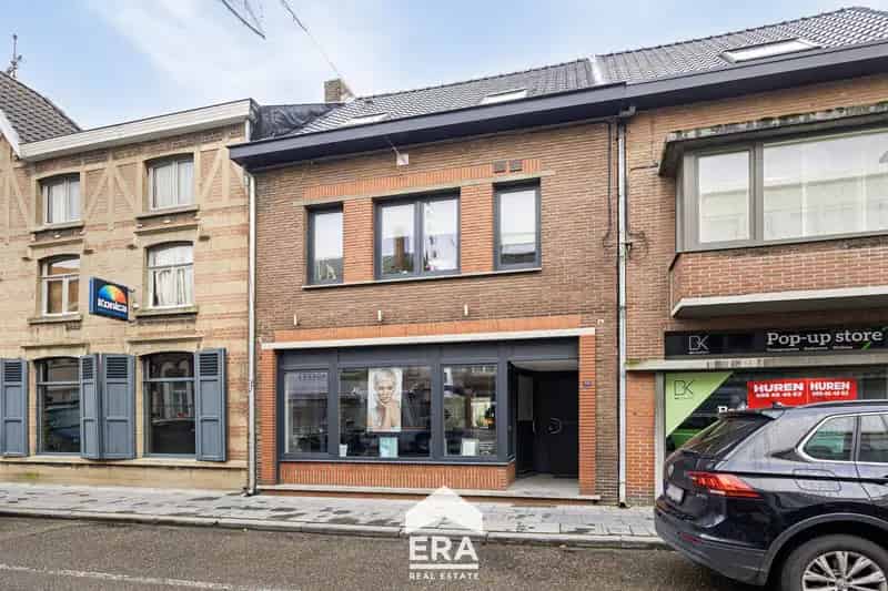 Handelspand met Duplex Appartement te koop Maaseik Centrum