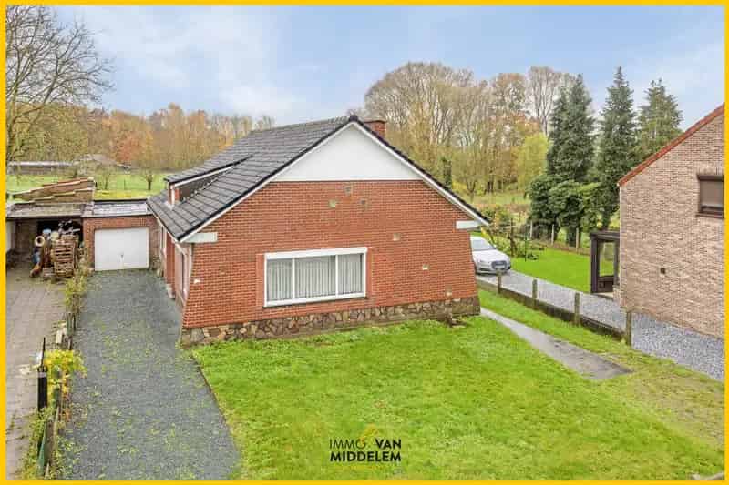 Te renoveren bungalow met 2 slaapkamers en tuin te St-Katherina-Lombeek