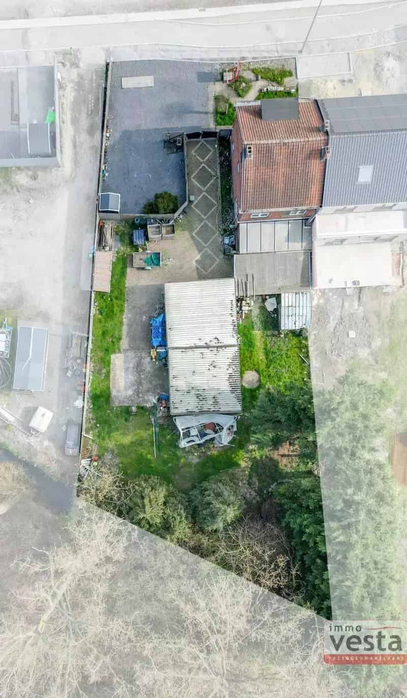 Ruime Op te Knappen Woning Stadsrand