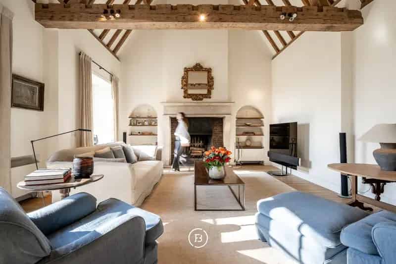 Huis te koop Bellegembos: Luxe landhuis met zwembad en bijgebouw