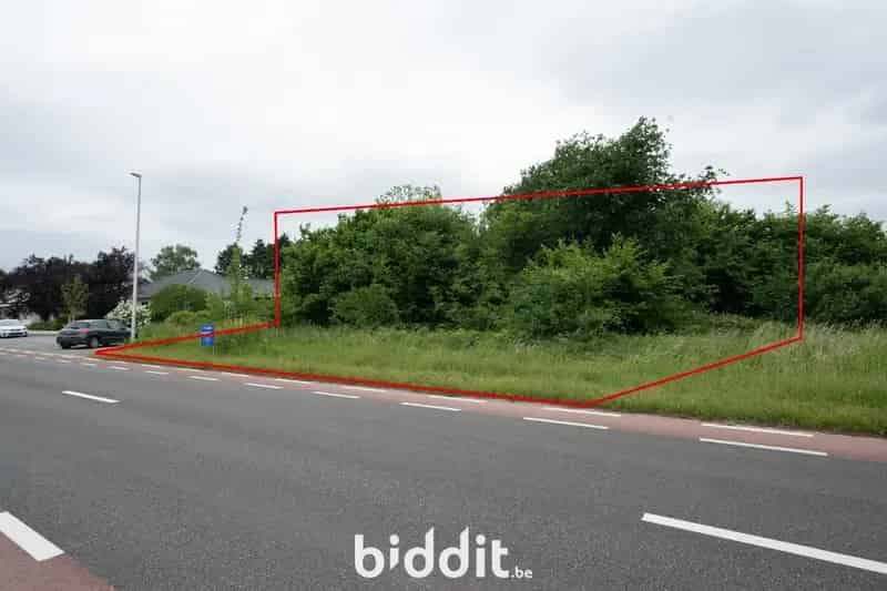 Bouwgrond Koersel: Ruime Kavel Nabij Winkels en Natuur