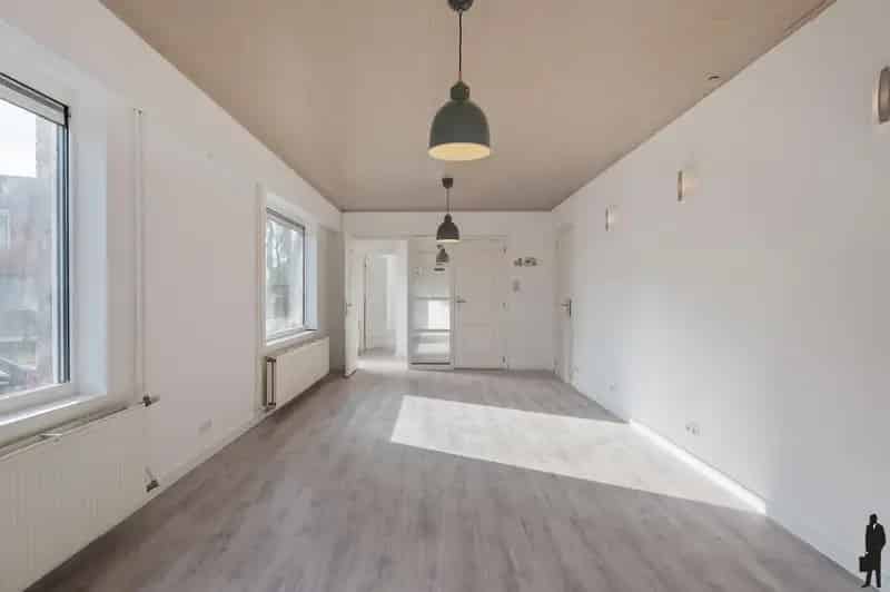 Appartement te huur: Ruim appartement met kantoorruimte