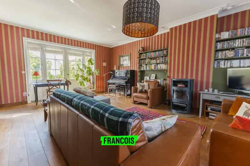 Villa met bouwgrond te koop in Nukerke