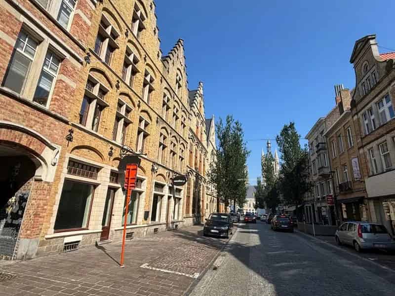 Kantoorruimte te Huur Ieper - Authentiek Gerenoveerd