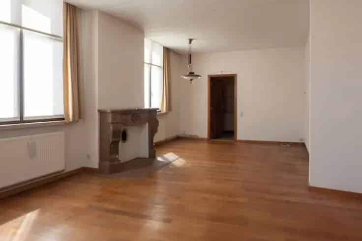 Huis Te Koop 4 slaapkamers Zolder Patio Rustig Centrum