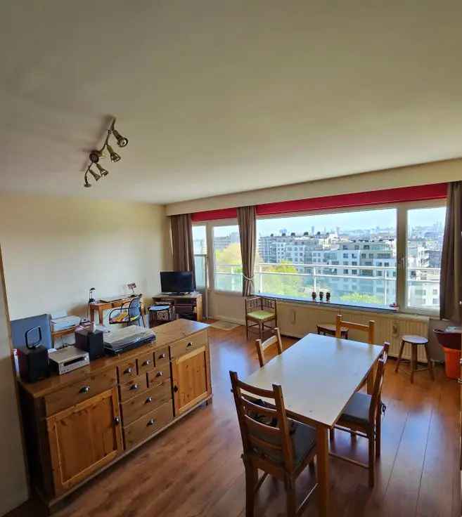 Studio te Koop: Panoramisch Uitzicht en Gerenoveerd Terras
