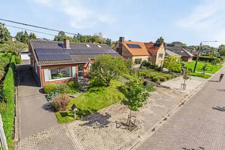 Huis te Koop Zandhoven: 3 Slaapkamers, Tuin, Garage