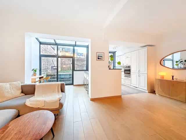 Appartement te Huur Ixelles: Duplex Gemeubileerd