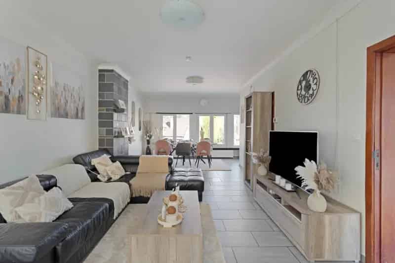 Te Koop: 2 Woningen Tisselt Ruime Oppervlakte