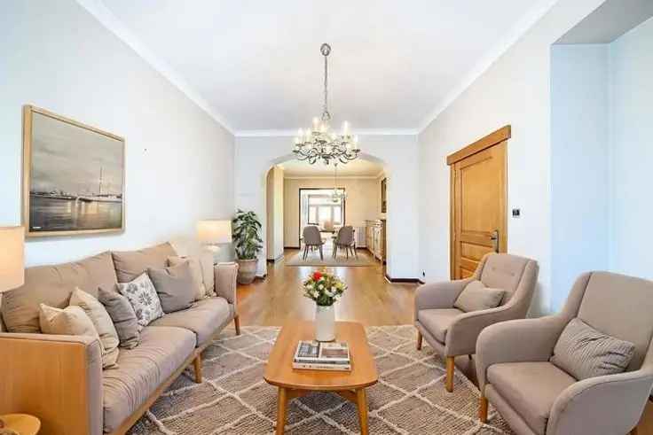 Huis Te Koop Bel-Etage 250m2 5 slaapkamers Nabij Winkels