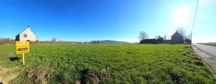 Villagrond te huur tussen Leuze en Doornik met landelijke uitzichten