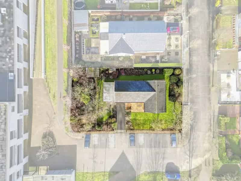 Bungalow te renoveren nabij centrum Eernegem
