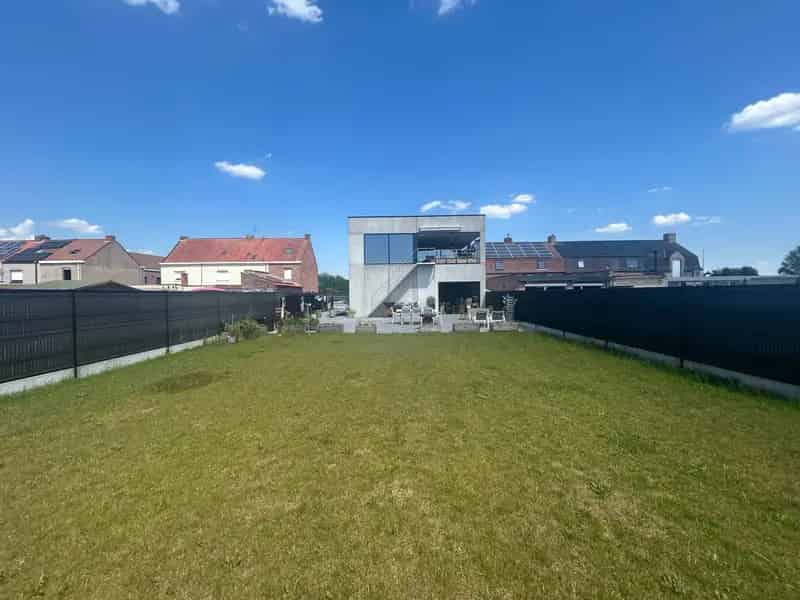 Loods 200m² met Woonst Te Koop