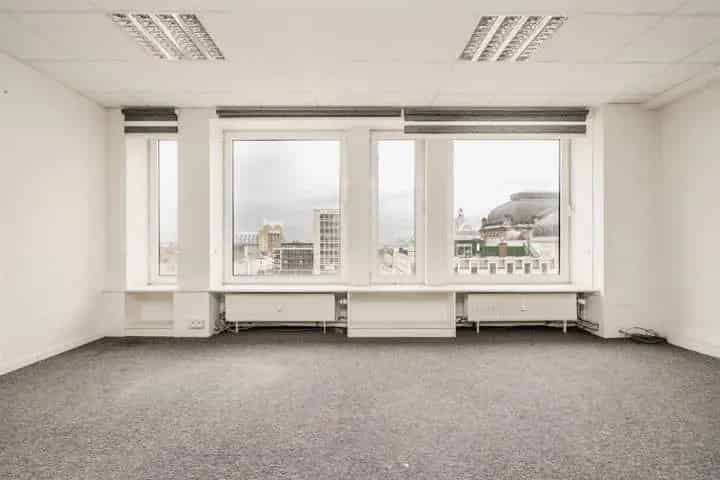 Kantoor te koop Antwerpen: Instapklare en gerenoveerde ruimte