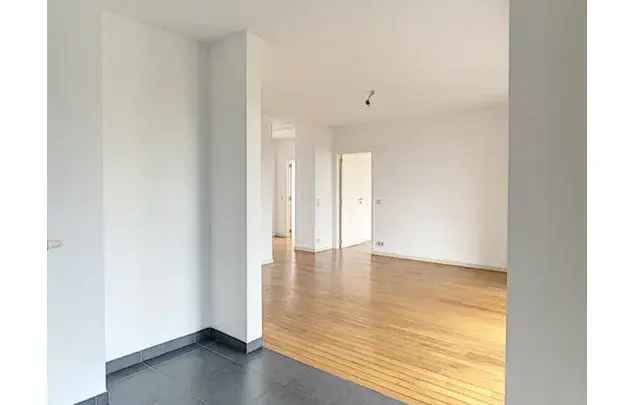 Huur 2 slaapkamer appartement van 95 m² in Namur