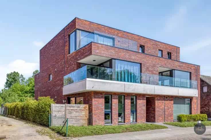 Lichtrijk Gelijkvloers Appartement te Schriek met Tuin