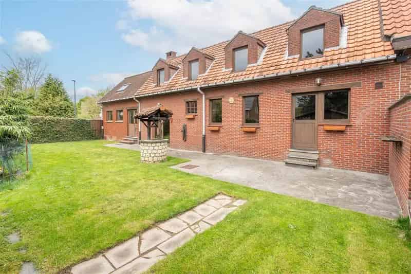 Huis te koop: 3 gevel woning te renoveren nabij centrum