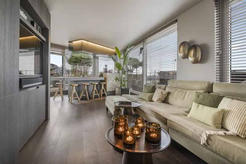 Luxe Penthouse 300m² te Sint Niklaas Ruim Terras Jacuzzi