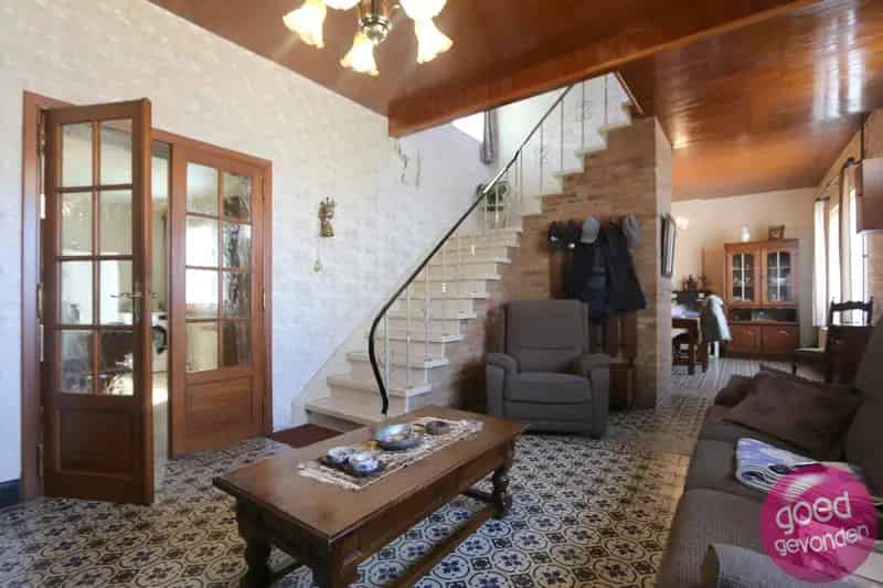 Te renoveren hoeve Jekervallei 1850m²
