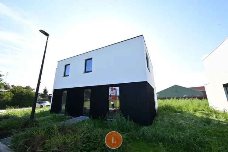 Moderne nieuwbouwwoning met rustige ligging.