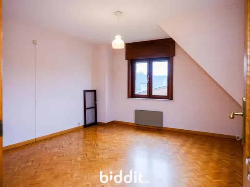 Ruime woning met 4 slaapkamers tuin garage Ieper