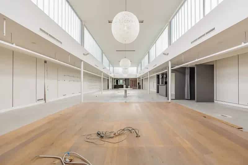Kantoor te Huur Koop 485m²  Divers Gebruik  Rolstoeltoegang