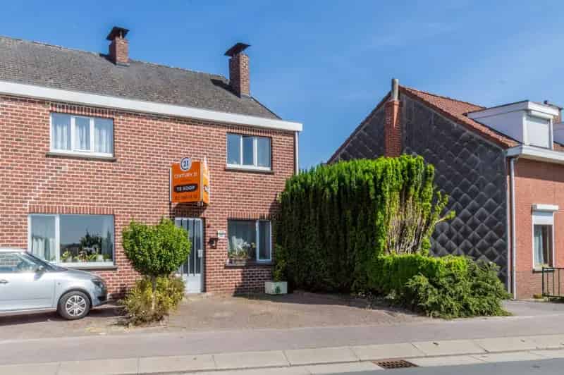 Driegevel Woning 2 Slaapkamers Tuin