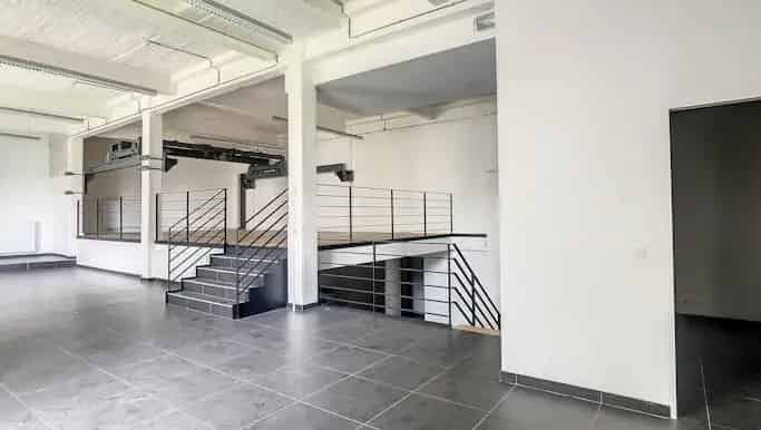 Kantoor te huur Kortrijk 240m² Nabij R8