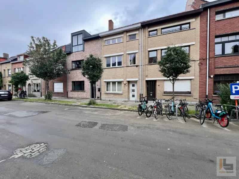 Huis te koop te renoveren 4 slaapkamers Gent UZ