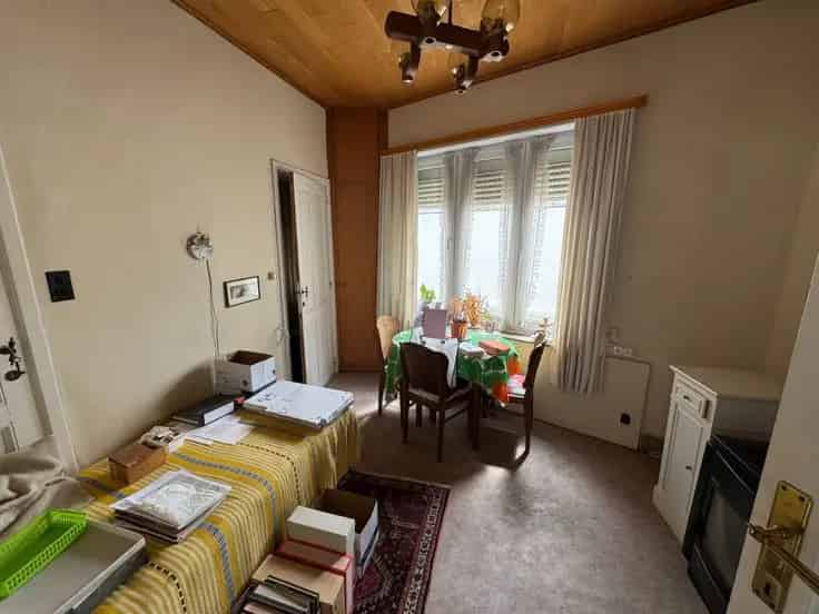 Te renoveren woning Oostende twee woningen