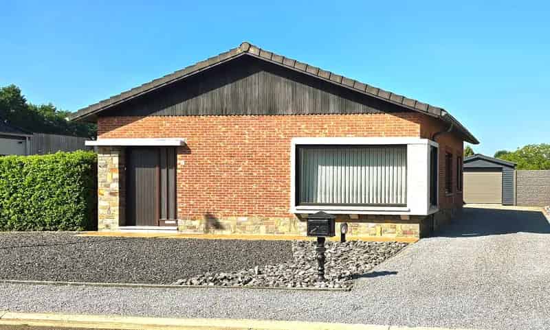 Huis te koop in Genenbos: 2 slaapkamers, 2 garages, nabij scholen