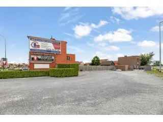 Handelspand te koop Lier - Frituur met appartement en bouwgrond