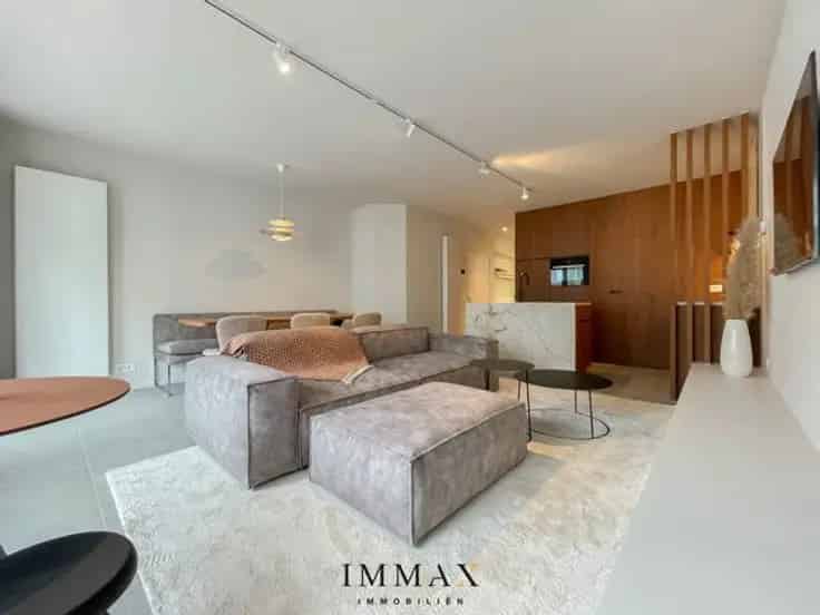 Appartement Te Koop Knokke: Luxueus gerenoveerd met Zeezicht
