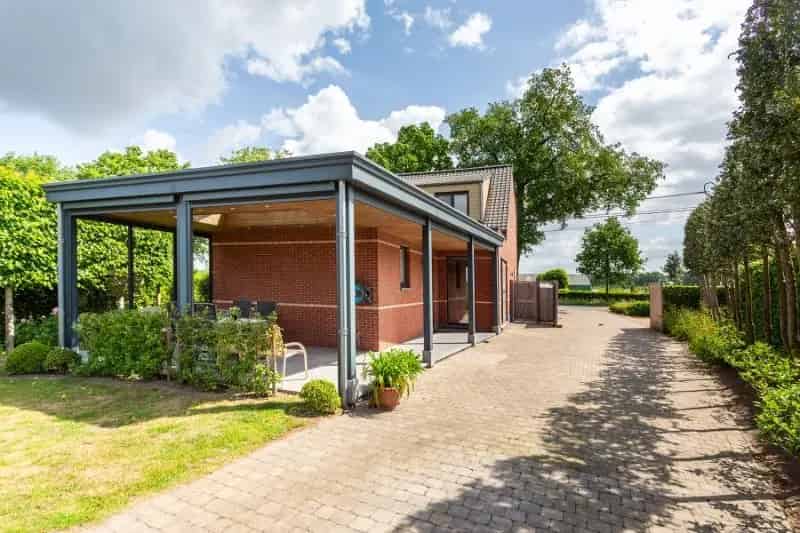 Prachtig Gerenoveerde Vrijstaande Woning
