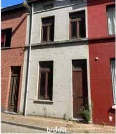 Te renoveren woning met stadstuin