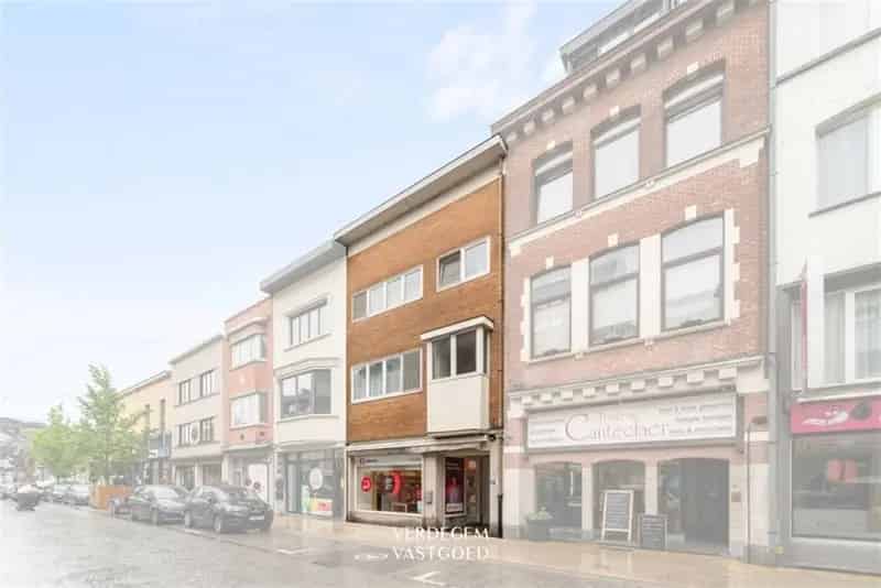 Opbrengsteigendom te koop Lokeren: Handelspand met appartementen