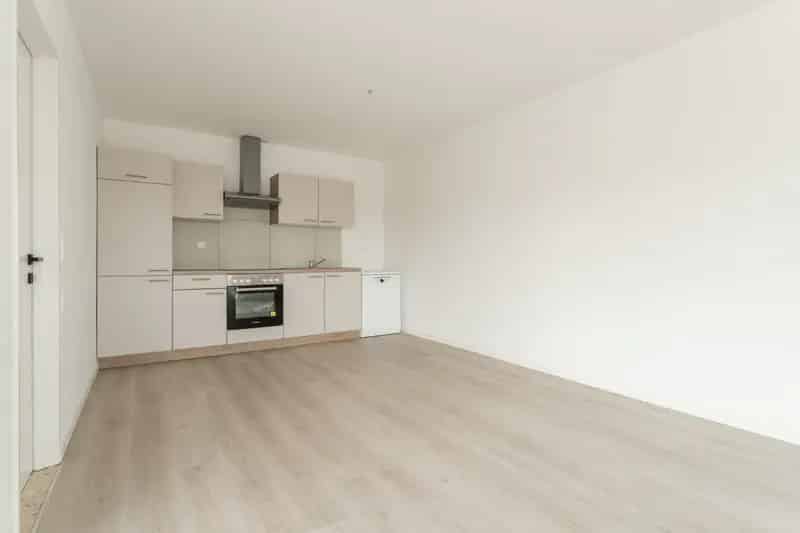 Gerenoveerd 3 Slaapkamer Appartement te Koop in Neerpelt Centrum