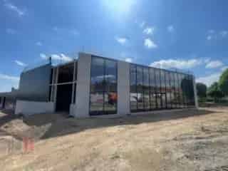 Handelspand te koop Tielt - KMO unit Showroom 419m²