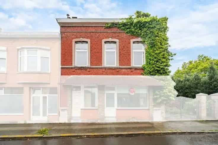 Appartement Te Koop Nabij Winkels en Openbaar Vervoer