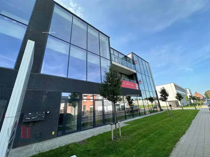 Kantoorruimte te koop Lendelede 236m²