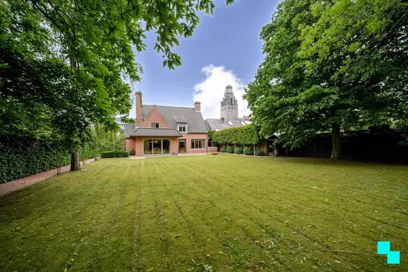 Charmante Villa in het Groen te Roeselare