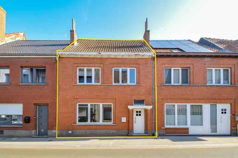 Gerenoveerde Rijwoning Gistel Centrum 190m²