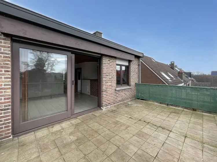 Te koop appartement 1 slk met terras en garagebox in Borsbeek