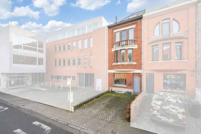 Herenwoning te huur 6 slaapkamers grote tuin nabij centrum