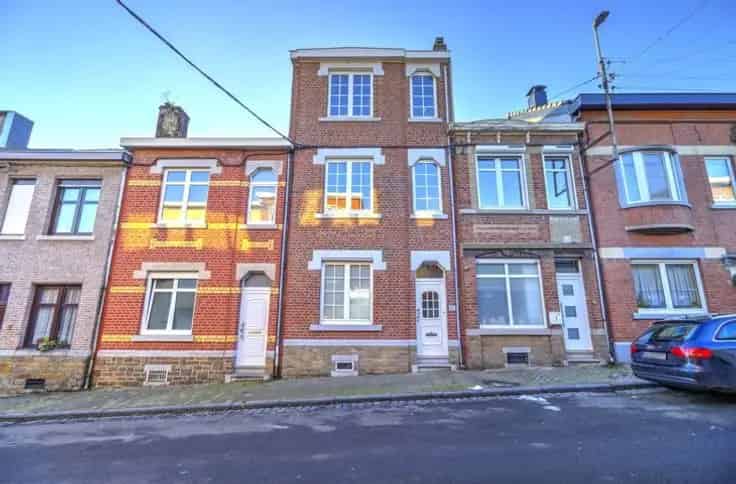 Huis 3 slaapkamers te renoveren met tuin en garage